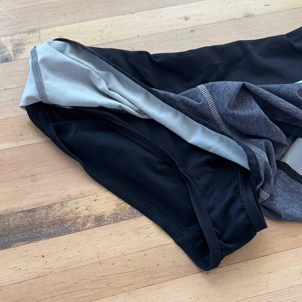 LULULEMON Women’s Lined Shorts, Size 4 - Picture 5 of 6